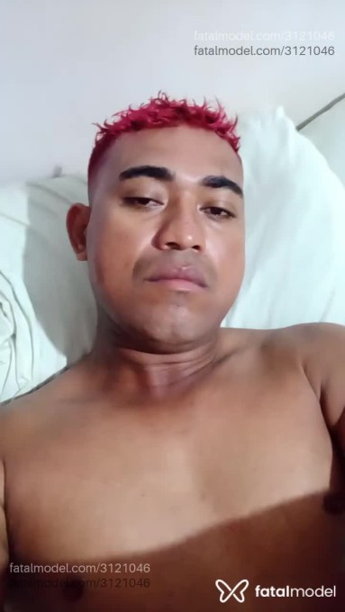 Acompanhante homem com cabelo colorido de olhos castanhos - Prazzzerinho Acompanhante homem com cabelo colorido de olhos castanhos - Prazzzerinho