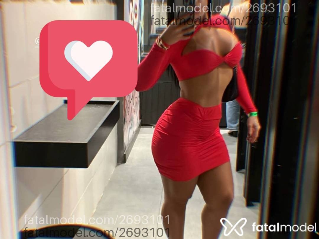 Acompanhante mulher morena (o) de olhos pretos - Thaina