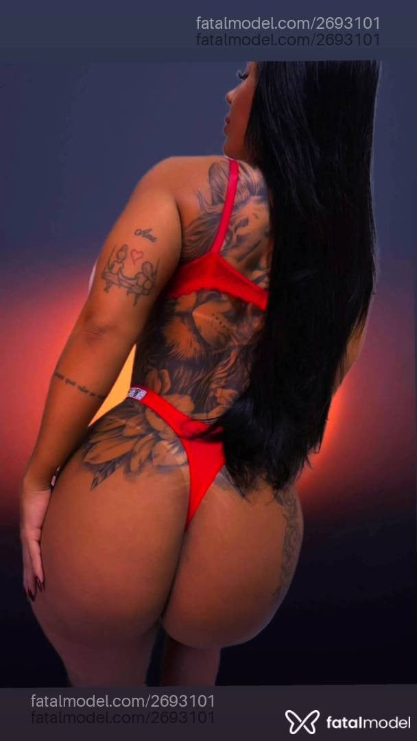 Acompanhante mulher morena (o) de olhos pretos - Thaina