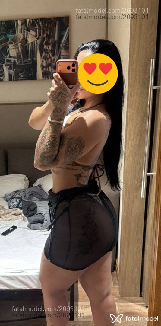 Acompanhante mulher morena (o) de olhos pretos - Thaina