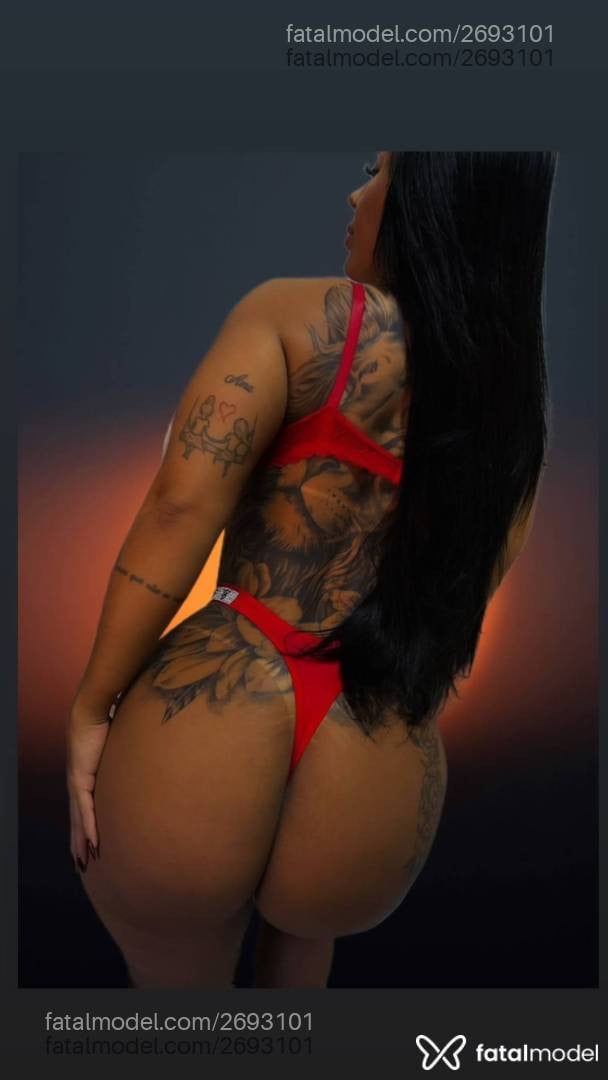 Acompanhante mulher morena (o) de olhos pretos - Thaina