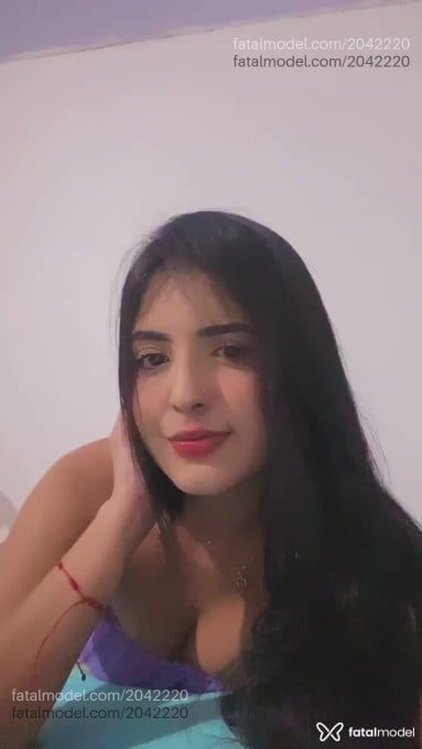 Acompanhante mulher morena (o) de olhos pretos - Clara Barros