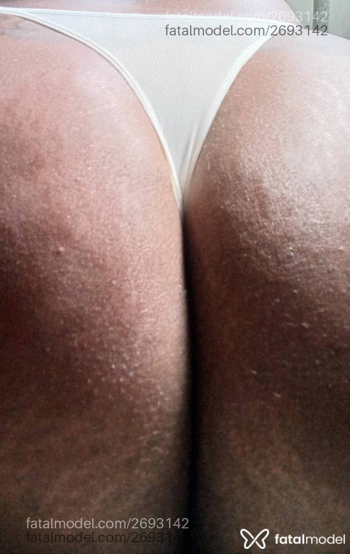 Acompanhante mulher com cabelo castanho de olhos castanhos em Volta Redonda Acompanhante mulher com cabelo castanho de olhos castanhos em Volta Redonda - Morena