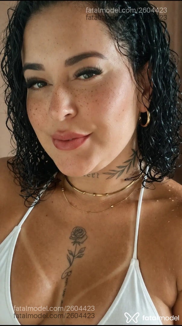 Acompanhante mulher morena (o) de olhos pretos - Kamilly