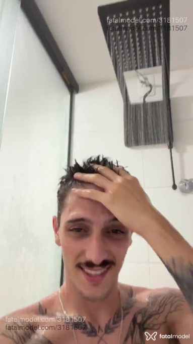 Acompanhante homem morena (o) de olhos castanhos em Florianópolis - Arthur
