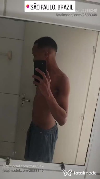Acompanhante homem morena (o) de olhos pretos em Salvador Acompanhante homem morena (o) de olhos pretos em Salvador - Morenols