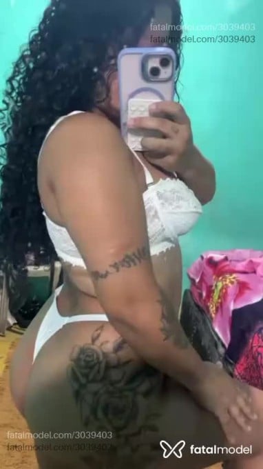Acompanhante mulher morena (o) de olhos castanhos - Talita Santos