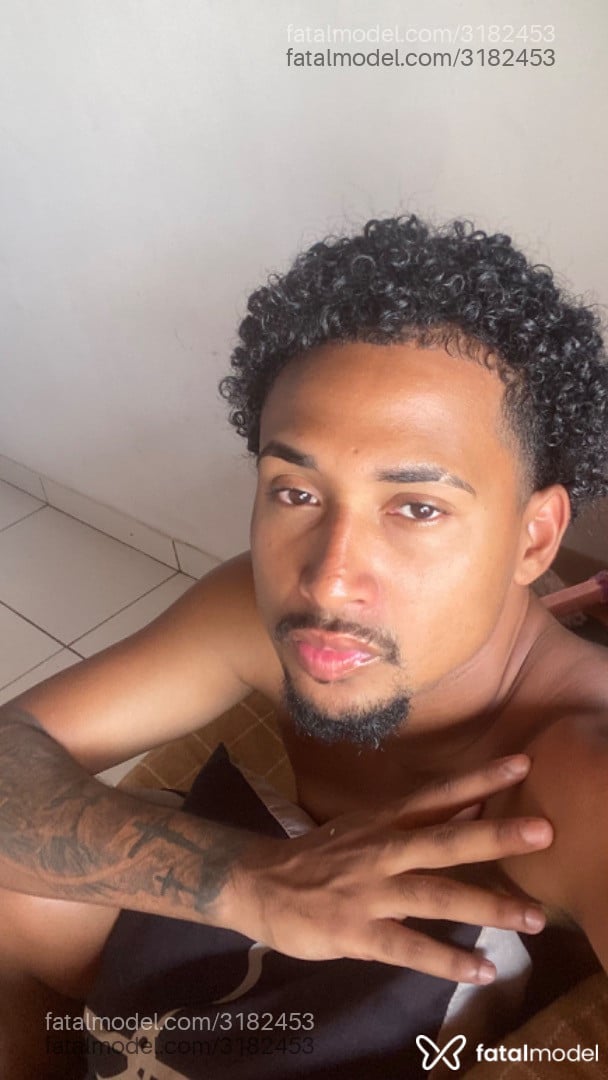 Acompanhante homem morena (o) de olhos castanhos em Rio de Janeiro - Wl Robert