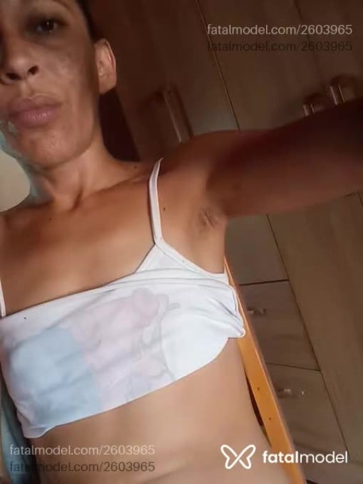 Acompanhante mulher com cabelo castanho de olhos castanhos em Beberibe Acompanhante mulher com cabelo castanho de olhos castanhos em Beberibe - Pietra