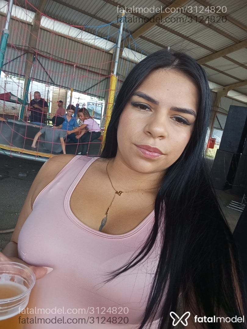 Acompanhante mulher morena (o) de olhos castanhos em Reserva Acompanhante mulher morena (o) de olhos castanhos em Reserva - Biah Almeida