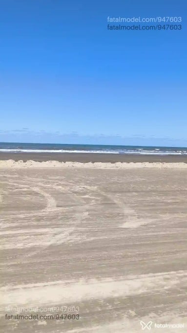 Acompanhante mulher com cabelo colorido de olhos castanhos em Rio Grande - Morena Dhandara
