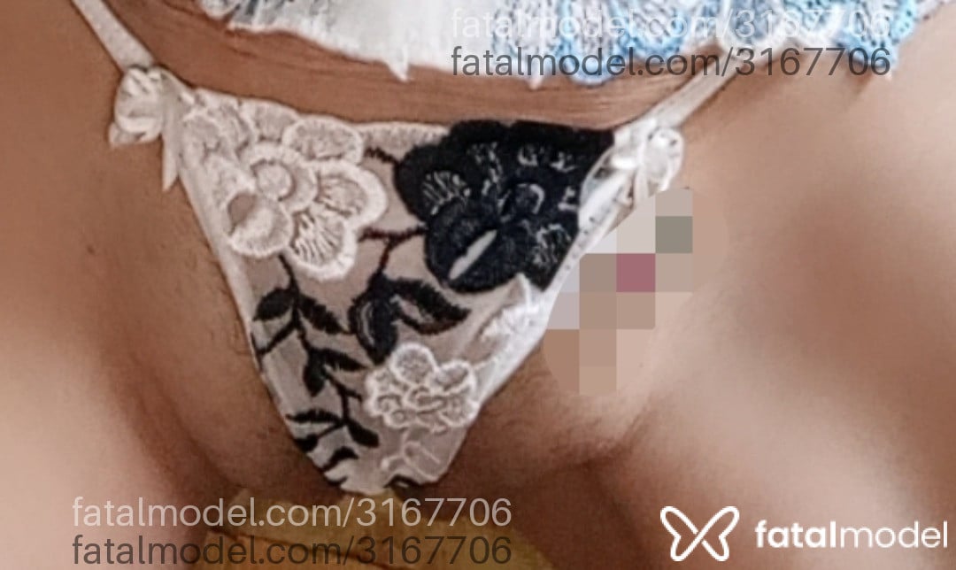 Acompanhante mulher loira (o) de olhos castanhos em Virtual - Melissa
