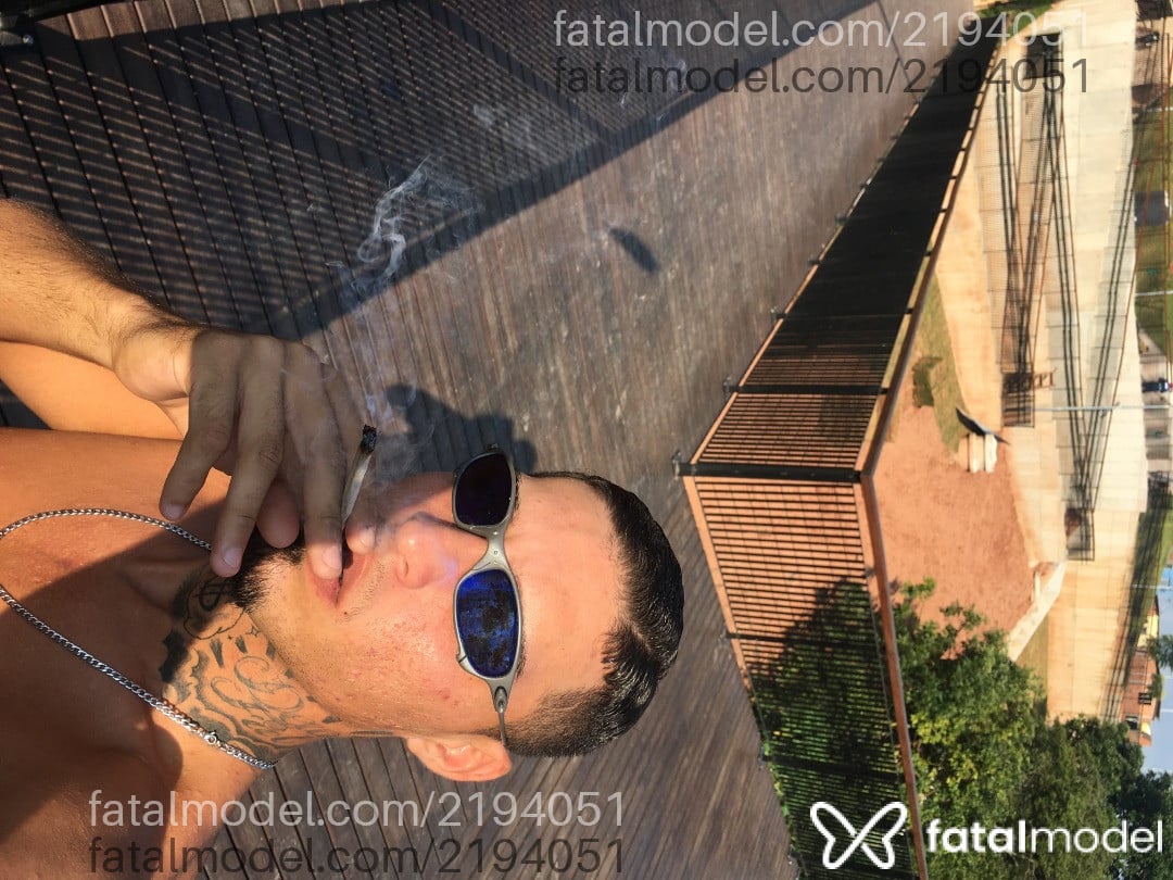 Acompanhante homem com cabelo castanho de olhos verdes em Ribeirão Preto - Douglas Alves