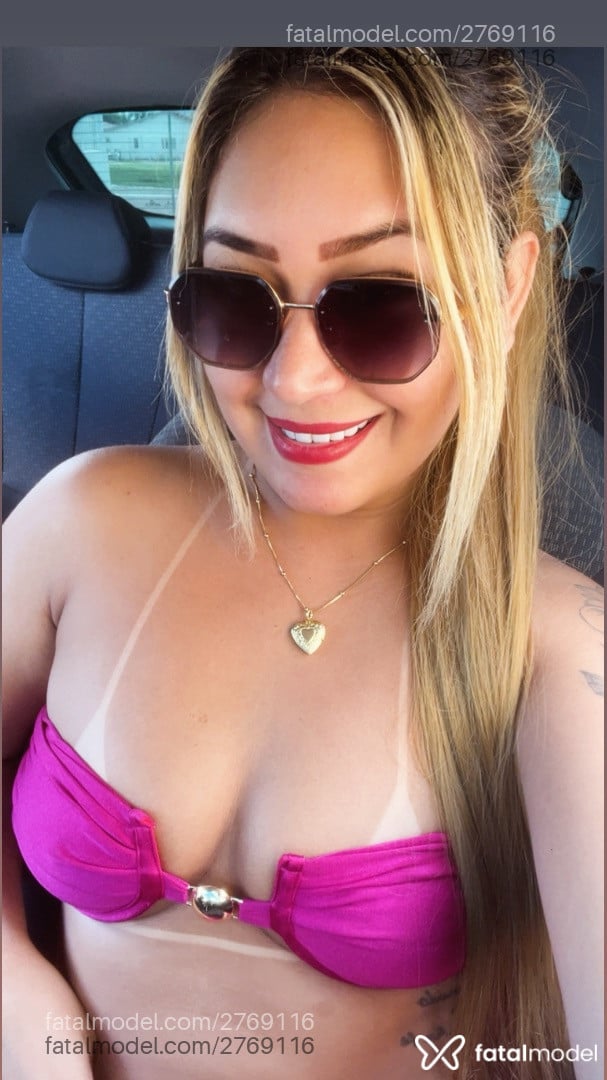 Acompanhante mulher loira (o) de olhos pretos em Cristalina - ísis