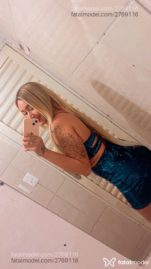 Acompanhante mulher loira (o) de olhos pretos em Cristalina - ísis