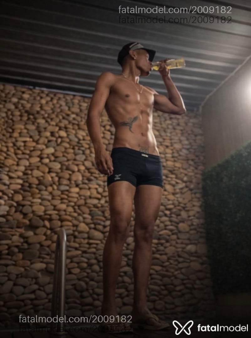 Acompanhante homem com cabelo castanho de olhos pretos - Karllos Acompanhante homem com cabelo castanho de olhos pretos - Karllos