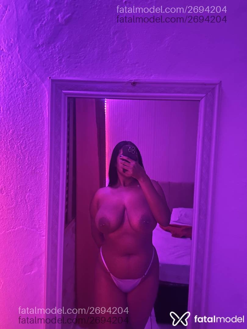 Acompanhante mulher morena (o) de olhos pretos - Layla