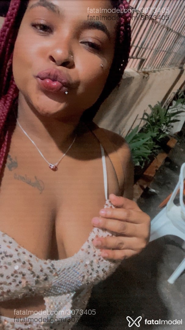 Acompanhante mulher com cabelo castanho de olhos castanhos em Vargem Grande do Sul - Pretynhaa