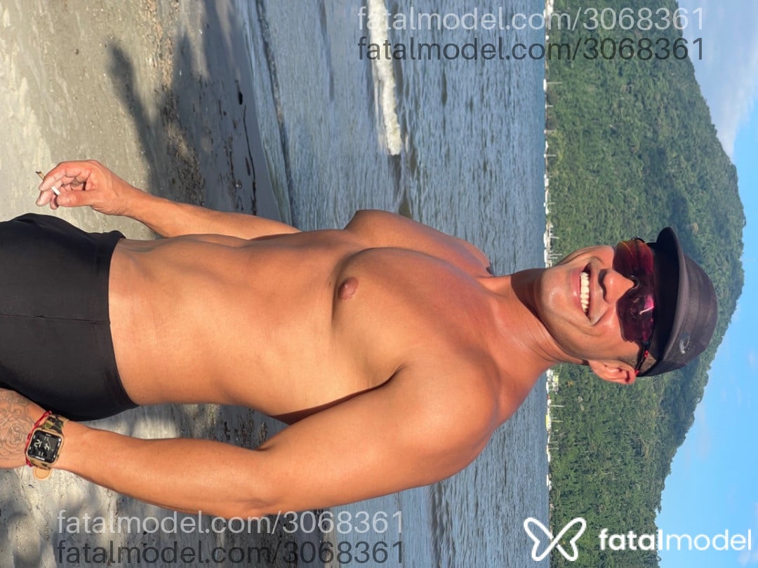 Acompanhante homem morena (o) de olhos mel em Ubatuba Acompanhante homem morena (o) de olhos mel em Ubatuba - Matheus