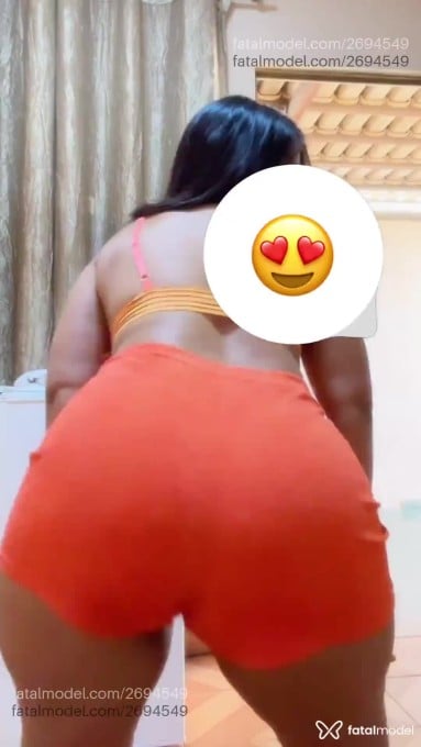 Acompanhante mulher morena (o) de olhos castanhos - Angela