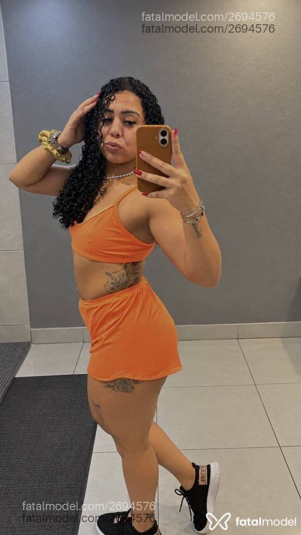 Acompanhante mulher morena (o) de olhos pretos - Khailla