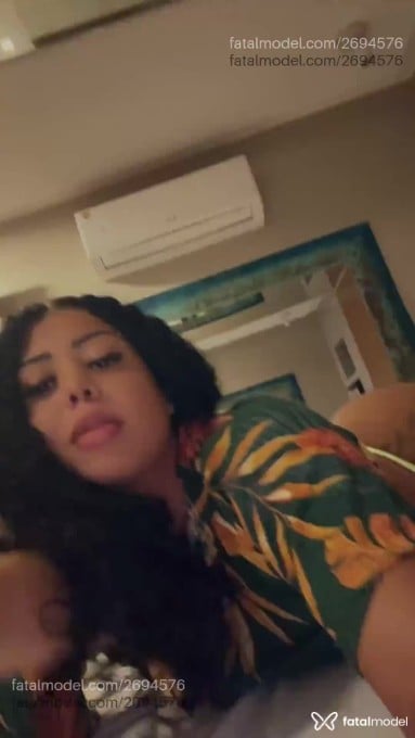 Acompanhante mulher morena (o) de olhos pretos em Vila Velha - Khailla