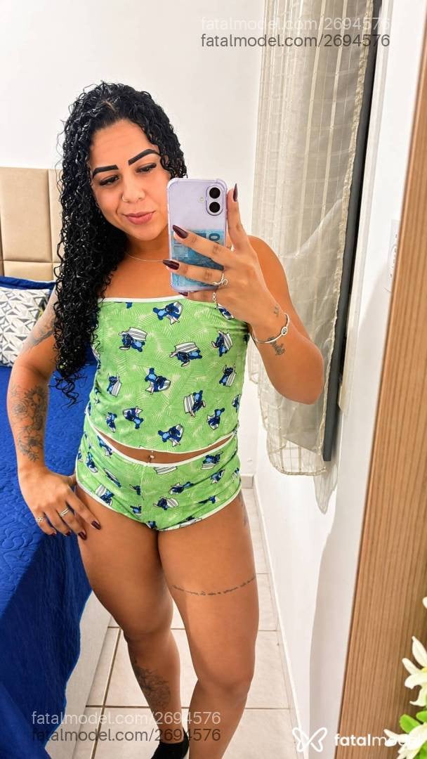 Acompanhante mulher morena (o) de olhos pretos - Khailla