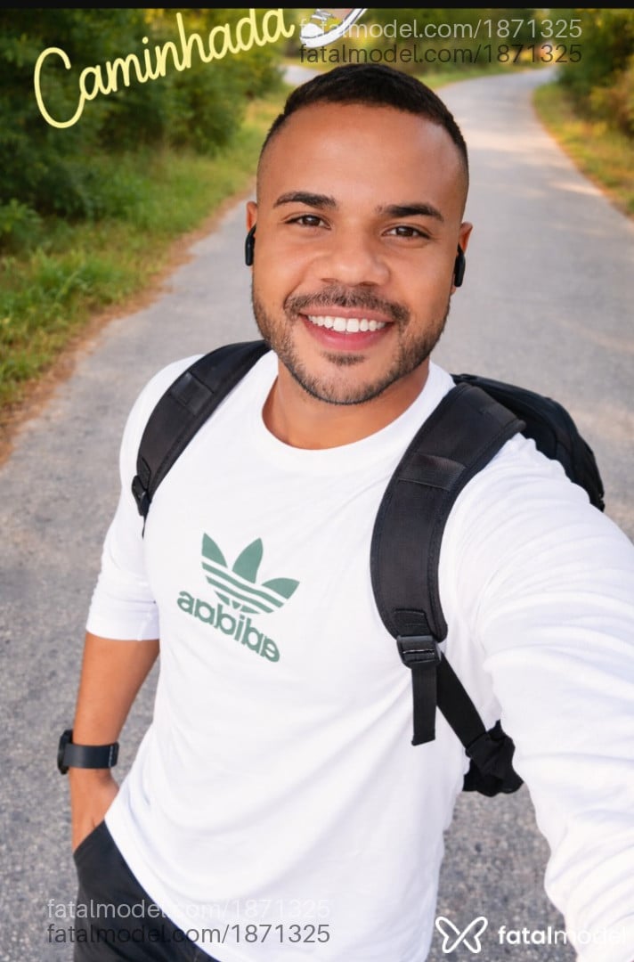 Acompanhante homem morena (o) de olhos mel em Itapema - Caue nego