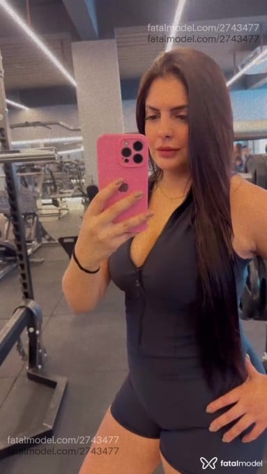 Acompanhante mulher morena (o) de olhos castanhos - Luiza