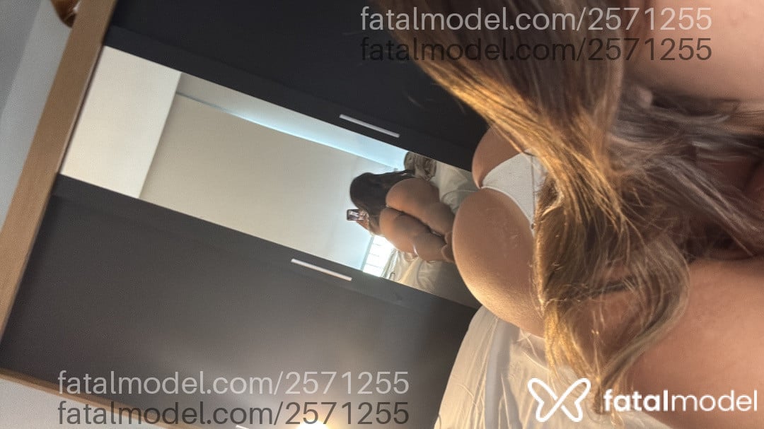 Acompanhante mulher morena (o) de olhos mel em Porto Alegre - ísis Villar