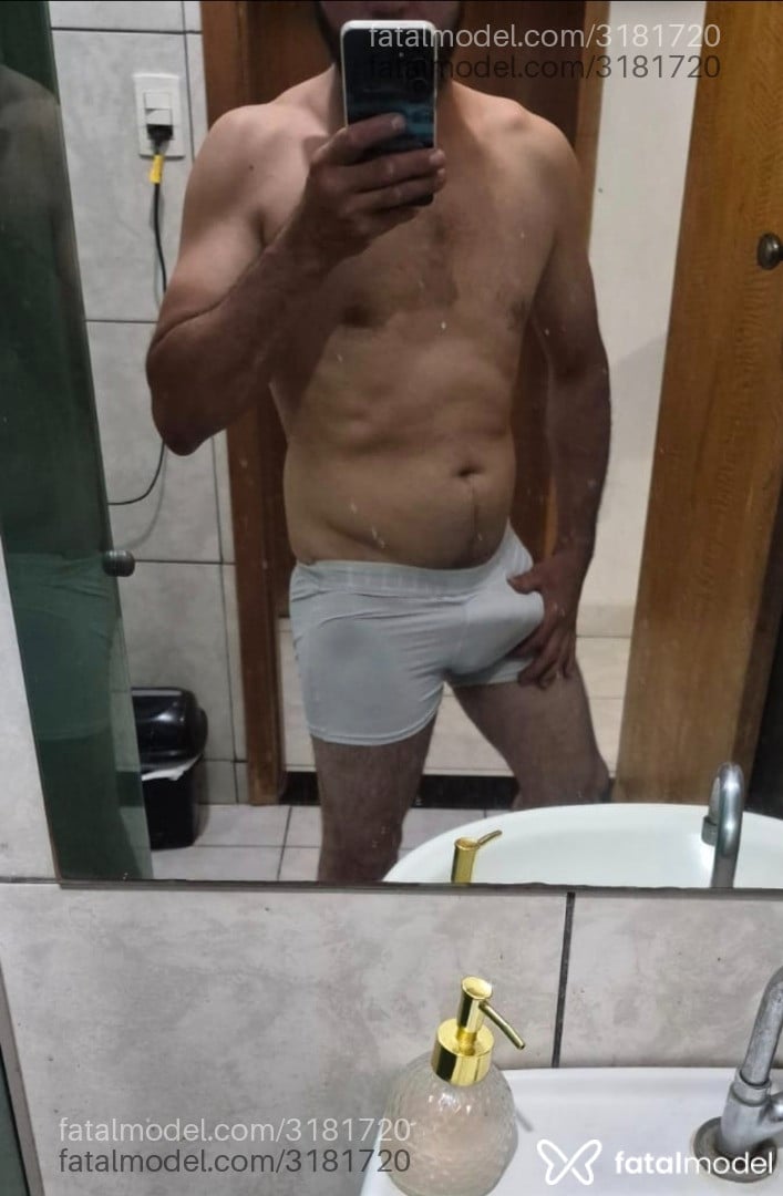 Acompanhante homem morena (o) de olhos castanhos em Ubiratã Acompanhante homem morena (o) de olhos castanhos em Ubiratã - Maicon