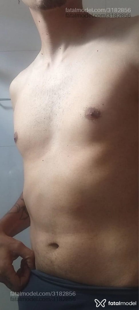 Acompanhante homem com cabelo castanho de olhos verdes em Montes Claros - Matheus Vinicius