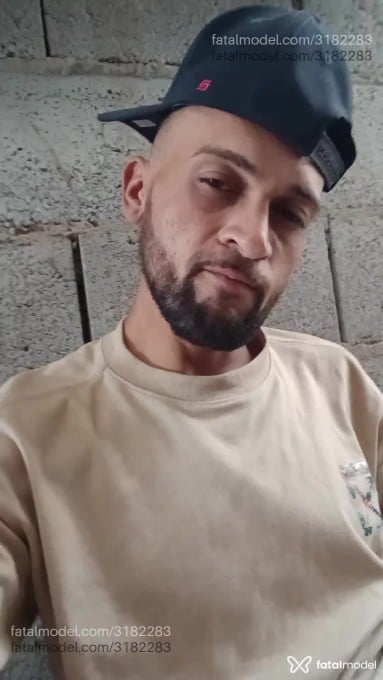 Acompanhante homem morena (o) de olhos mel - Henrique Acompanhante homem morena (o) de olhos mel - Henrique