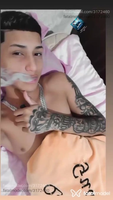Acompanhante homem loira (o) de olhos castanhos em Maringá - Vitor Baia