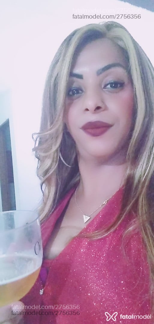 Acompanhante mulher trans com cabelo castanho de olhos castanhos em Santa Rosa - Gaby