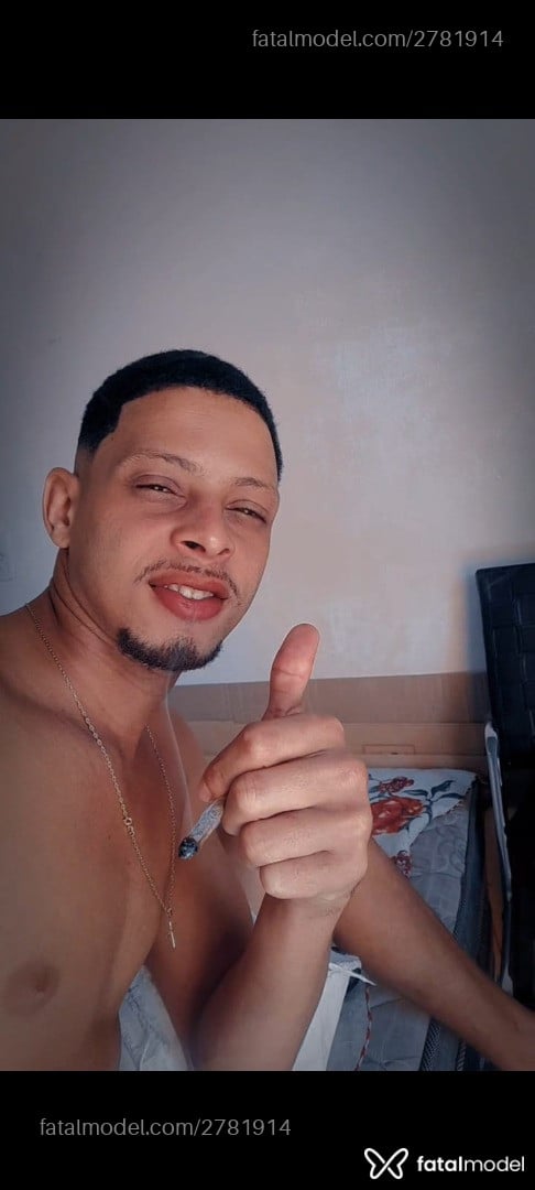 Acompanhante homem com cabelo castanho de olhos mel em Aracruz Acompanhante homem com cabelo castanho de olhos mel em Aracruz - Dantas