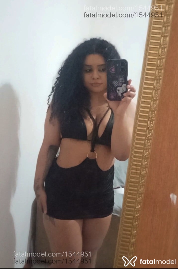 Acompanhante mulher morena (o) de olhos castanhos - Anitta Gomez