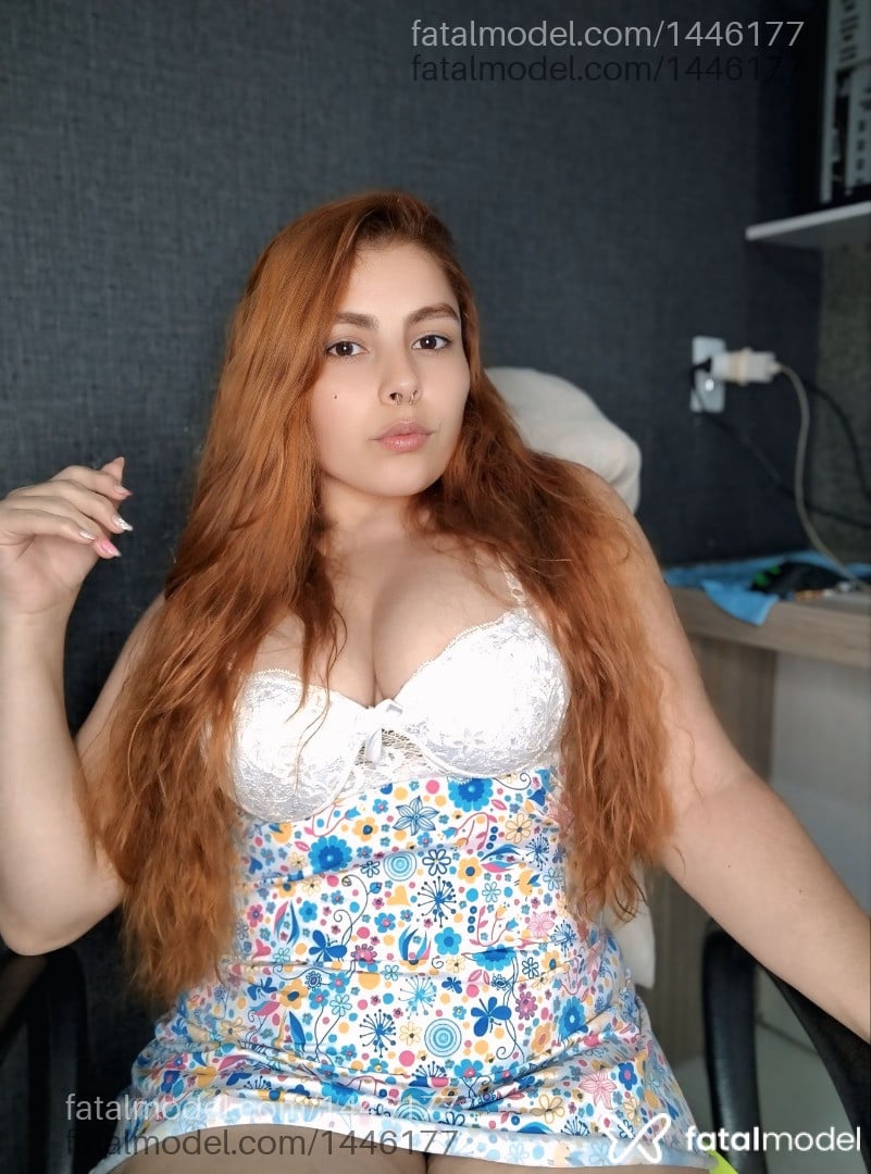 Acompanhante mulher ruiva (o) de olhos castanhos em Virtual Acompanhante mulher ruiva (o) de olhos castanhos em Virtual - Larah