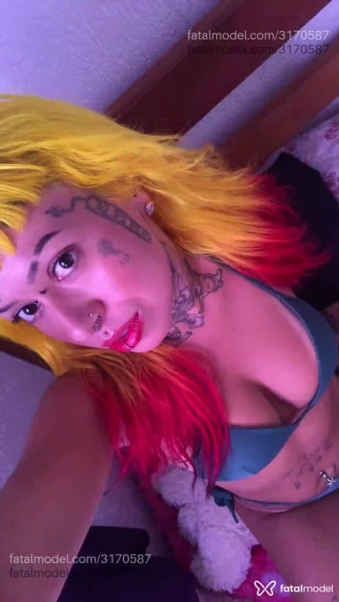 Acompanhante mulher loira (o) de olhos azuis em Curitiba - Sarah Firegirl