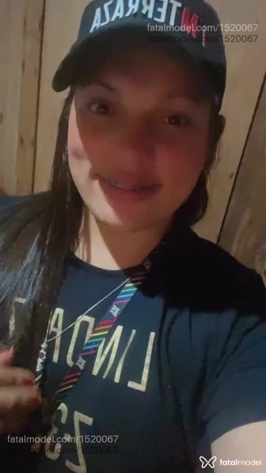 Acompanhante travesti com cabelo castanho de olhos castanhos em Umuarama Acompanhante travesti com cabelo castanho de olhos castanhos em Umuarama - Pérola