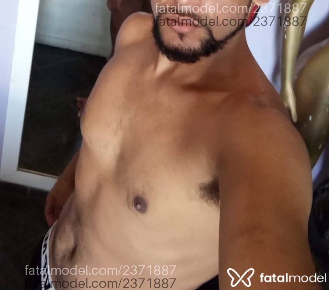Acompanhante homem com cabelo castanho de olhos castanhos em Petrópolis Acompanhante homem com cabelo castanho de olhos castanhos em Petrópolis - Alex Freitas