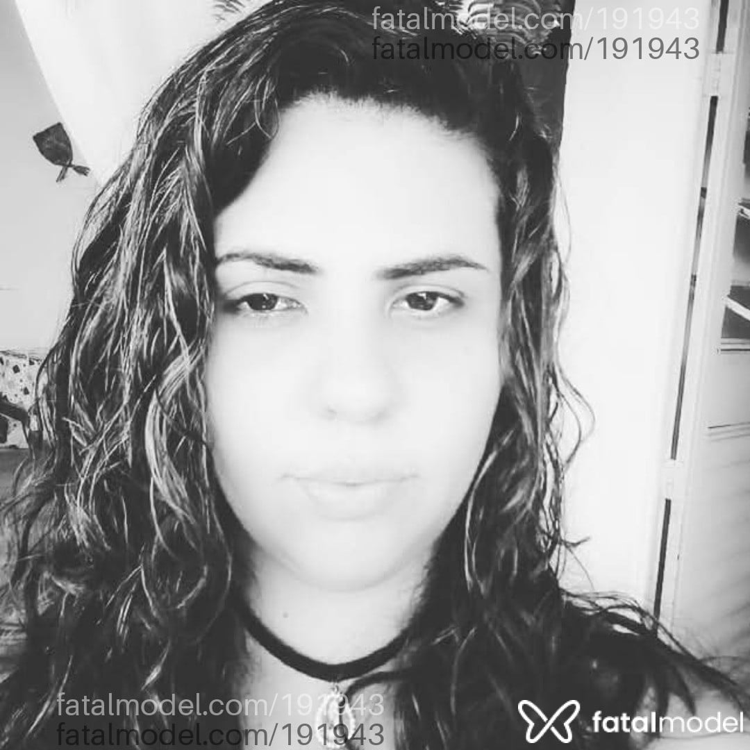Acompanhante mulher com cabelo castanho de olhos castanhos em Indaiatuba - Érica sem local