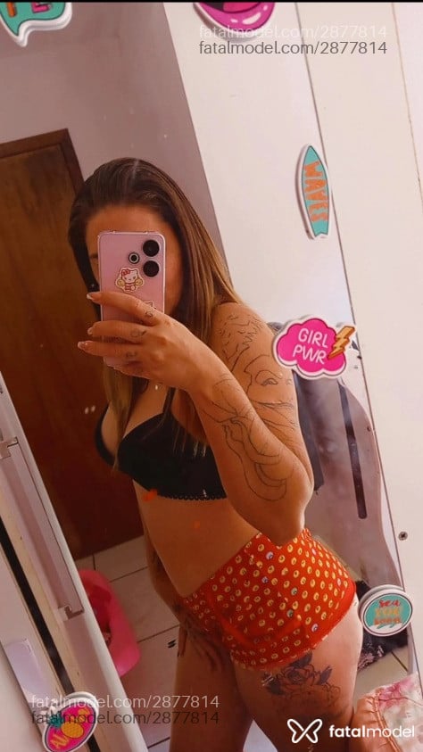 Acompanhante mulher loira (o) de olhos castanhos em Sabáudia - Julia Sophia