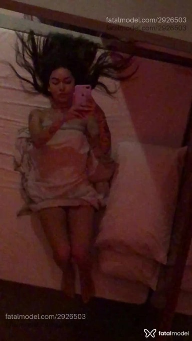 Acompanhante mulher morena (o) de olhos castanhos em Virtual Acompanhante mulher morena (o) de olhos castanhos em Virtual - Caroline