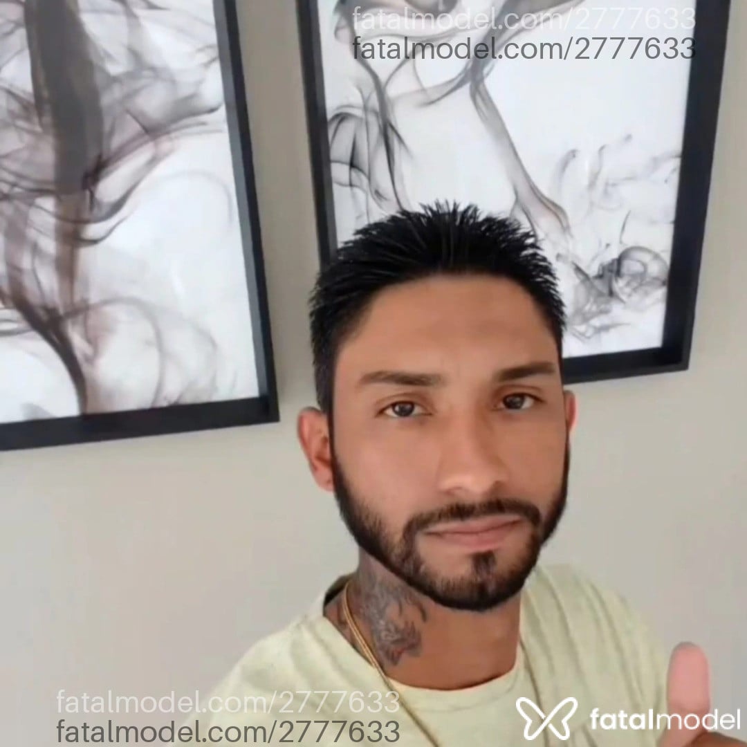 Acompanhante homem com cabelo grisalho de olhos pretos em Belo Horizonte - Thales
