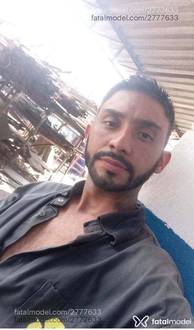 Acompanhante homem com cabelo grisalho de olhos pretos em Belo Horizonte - Thales