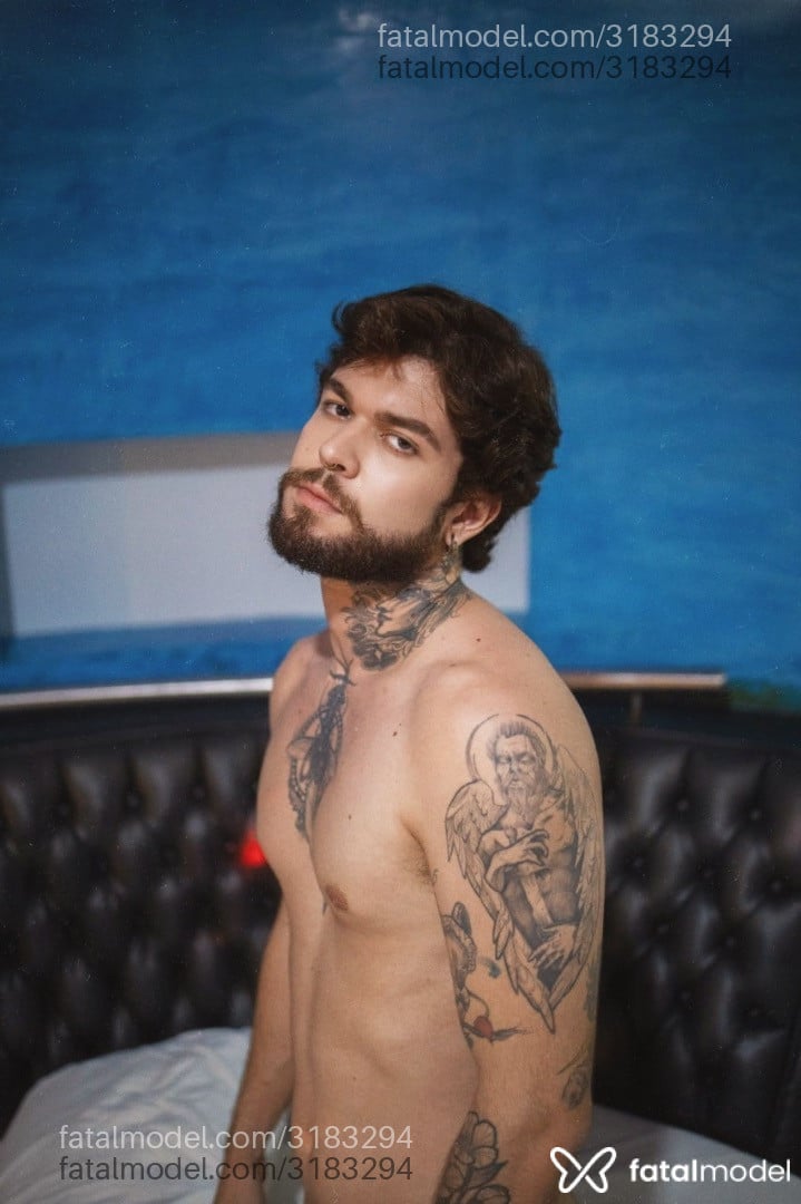 Acompanhante homem com cabelo castanho de olhos mel em Fortaleza - Fernando Trevia