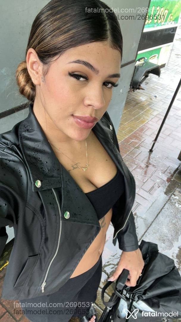 Acompanhante mulher morena (o) de olhos pretos - Agatha Duarte