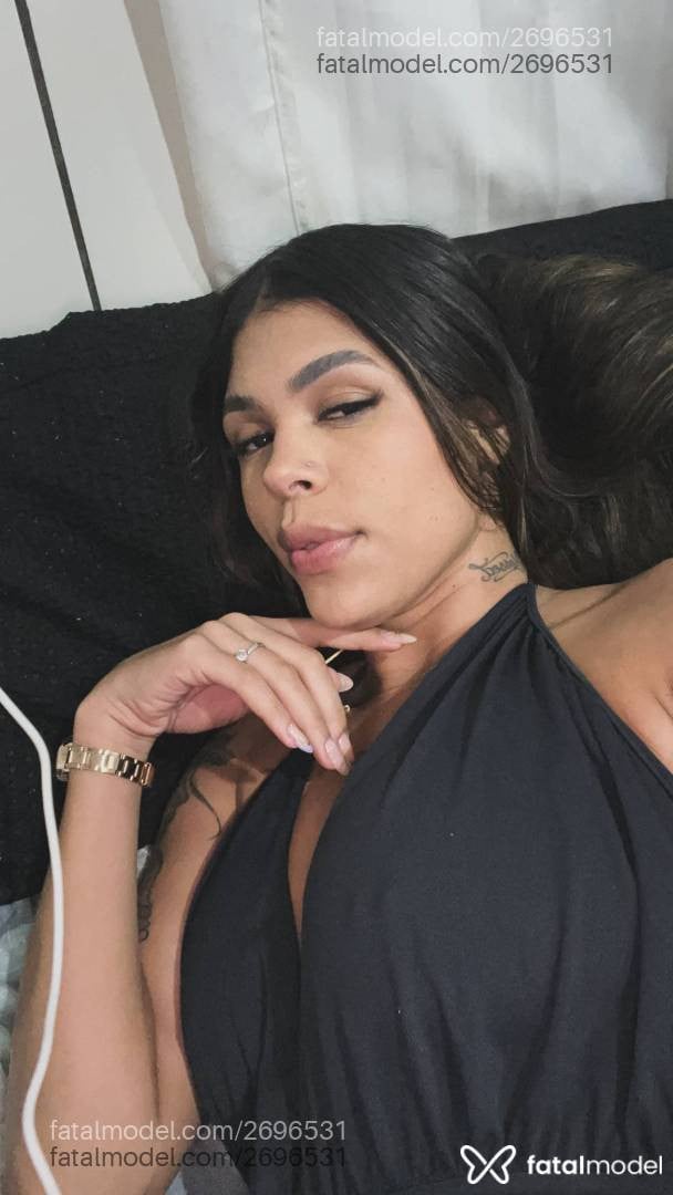 Acompanhante mulher morena (o) de olhos pretos - Agatha Duarte