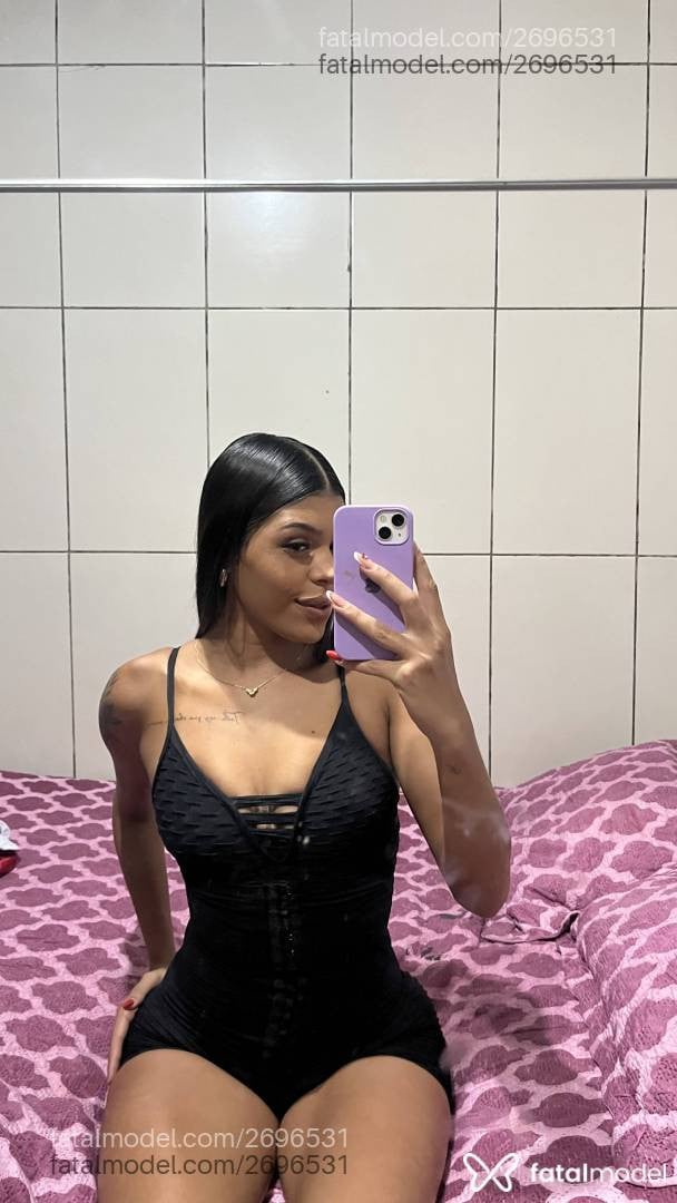 Acompanhante mulher morena (o) de olhos pretos - Agatha Duarte